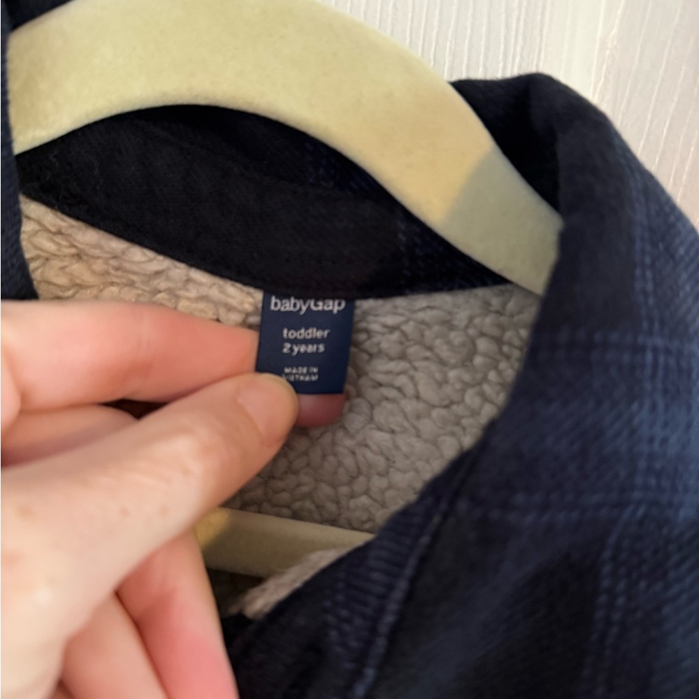 Gap Shacket - Picture 2 of 3